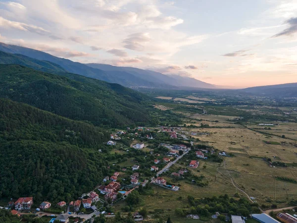 Bulgaristan 'ın Blagoevgrad bölgesinin Petrich kentinin şaşırtıcı Hava Günbatımı manzarası