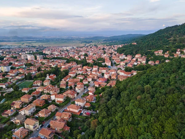 Bulgaristan 'ın Blagoevgrad bölgesinin Petrich kentinin şaşırtıcı Hava Günbatımı manzarası