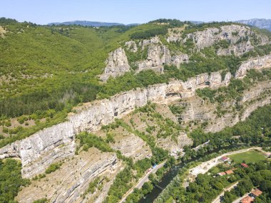 Iskar Nehri ve Boğazı 'ndaki Lakatnik Kayaları' nın hava manzarası, Balkan Dağları, Bulgaristan