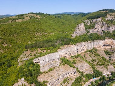 Iskar Nehri ve Boğazı 'ndaki Lakatnik Kayaları' nın hava manzarası, Balkan Dağları, Bulgaristan