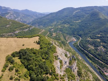 Iskar Nehri ve Boğazı 'ndaki Lakatnik Kayaları' nın hava manzarası, Balkan Dağları, Bulgaristan