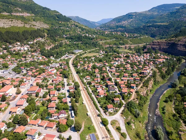 Bulgaristan 'ın Balkan Dağları, Çerovo köyünün hava manzarası