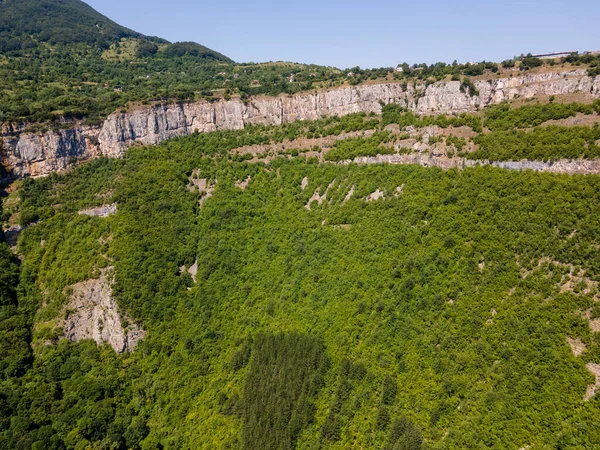 Vista Aérea Desfiladeiro Rio Iskar Perto Aldeia Zasele Montanhas Balcânicas — Fotografia de Stock