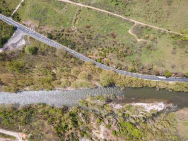 Bulgaristan 'ın Kresna Vadisi' nden geçen Struma Nehri 'nin şaşırtıcı hava manzarası
