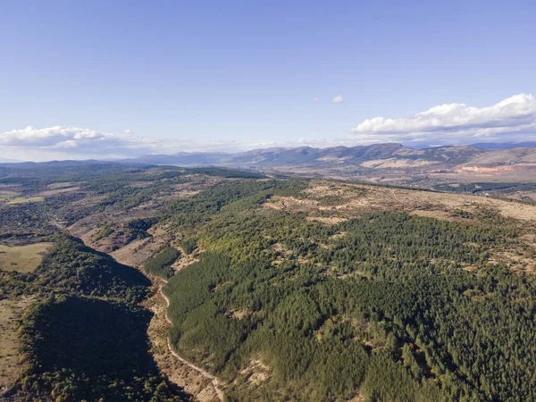 Nishava nehri boğazının havadan sonbahar manzarası, Balkan Dağları, Bulgaristan