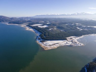 Bulgaristan 'ın Sofya kenti yakınlarındaki Iskar Barajı' nın hava manzarası