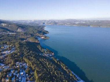 Bulgaristan 'ın Sofya kenti yakınlarındaki Iskar Barajı' nın hava manzarası