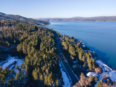 Bulgaristan 'ın Sofya kenti yakınlarındaki Iskar Barajı' nın hava manzarası