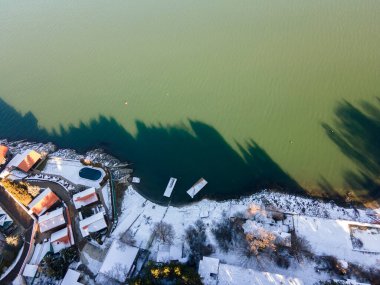 Bulgaristan 'ın Sofya kenti yakınlarındaki Iskar Barajı' nın hava manzarası