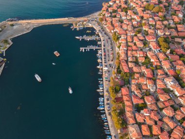 Bulgaristan 'ın Burgaz Bölgesi' nin eski Sozopol kentinin hava gün batımı manzarası