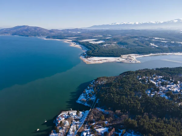 Bulgaristan 'ın Sofya kenti yakınlarındaki Iskar Barajı' nın hava manzarası