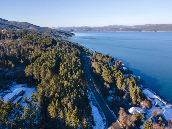 Bulgaristan 'ın Sofya kenti yakınlarındaki Iskar Barajı' nın hava manzarası