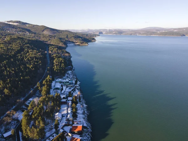 Bulgaristan 'ın Sofya kenti yakınlarındaki Iskar Barajı' nın hava manzarası