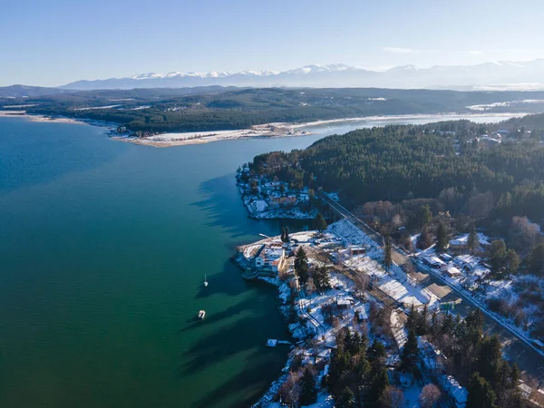 Bulgaristan 'ın Sofya kenti yakınlarındaki Iskar Barajı' nın hava manzarası