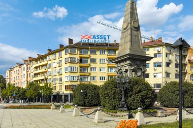 SOFYA, BULGARIA - 1 Mayıs 2022: Bulgaristan 'ın Sofya kentinde Bulgar devrimci ve ulusal kahramanı Vasil Levski' nin Anıtı