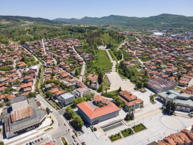 Bulgaristan 'ın Pazardzhik bölgesinin tarihi Panagyurishte kasabasının hava manzarası