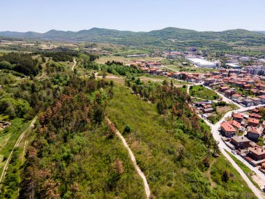 Bulgaristan 'ın Pazardzhik bölgesinin tarihi Panagyurishte kasabasının hava manzarası