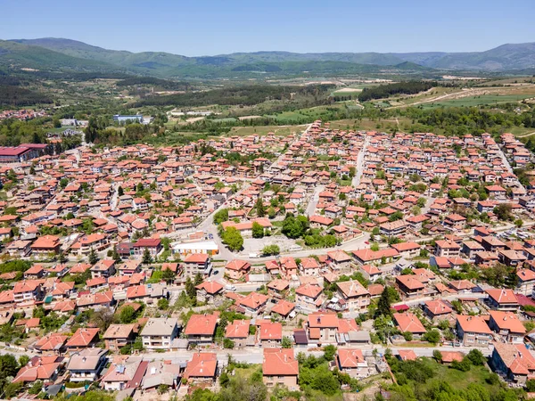 Bulgaristan 'ın Pazardzhik bölgesinin tarihi Panagyurishte kasabasının hava manzarası