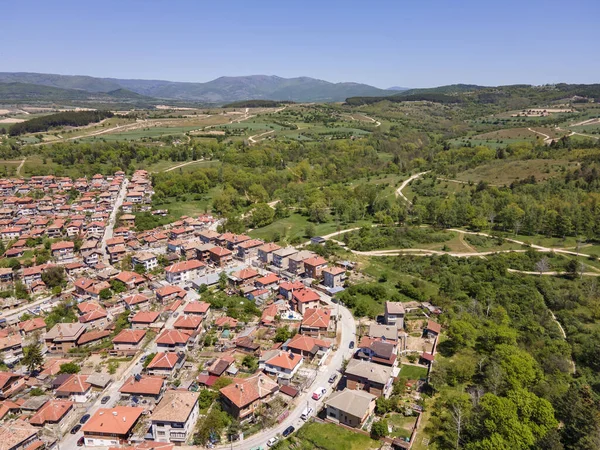 Bulgaristan 'ın Pazardzhik bölgesinin tarihi Panagyurishte kasabasının hava manzarası