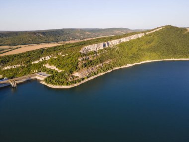 Bulgaristan 'ın Aleksandar Stamboliyski Reservoir, Gabrovo ve Veliko Tarnovo bölgelerinin hava manzarası