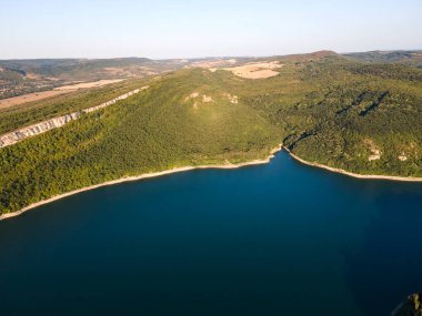 Bulgaristan 'ın Aleksandar Stamboliyski Reservoir, Gabrovo ve Veliko Tarnovo bölgelerinin hava manzarası