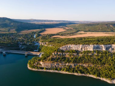 Bulgaristan 'ın Aleksandar Stamboliyski Reservoir, Gabrovo ve Veliko Tarnovo bölgelerinin hava manzarası
