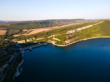 Bulgaristan 'ın Aleksandar Stamboliyski Reservoir, Gabrovo ve Veliko Tarnovo bölgelerinin hava manzarası