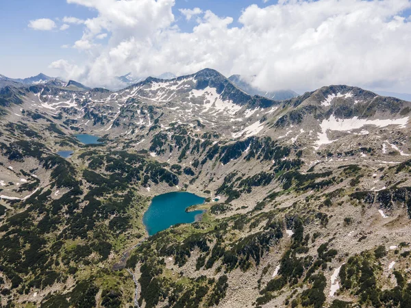 Bulgaristan 'ın Muratov zirvesi yakınlarındaki Pirin Dağı' nın şaşırtıcı hava manzarası