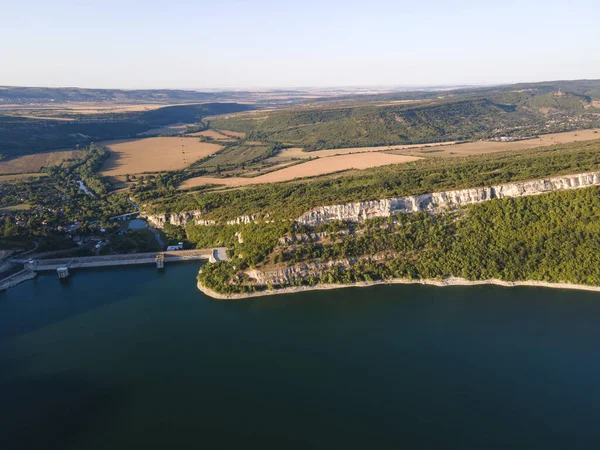 Bulgaristan 'ın Aleksandar Stamboliyski Reservoir, Gabrovo ve Veliko Tarnovo bölgelerinin hava manzarası