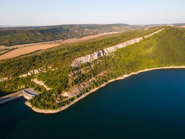 Bulgaristan 'ın Aleksandar Stamboliyski Reservoir, Gabrovo ve Veliko Tarnovo bölgelerinin hava manzarası