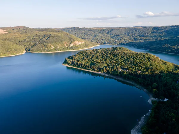 Bulgaristan 'ın Aleksandar Stamboliyski Reservoir, Gabrovo ve Veliko Tarnovo bölgelerinin hava manzarası