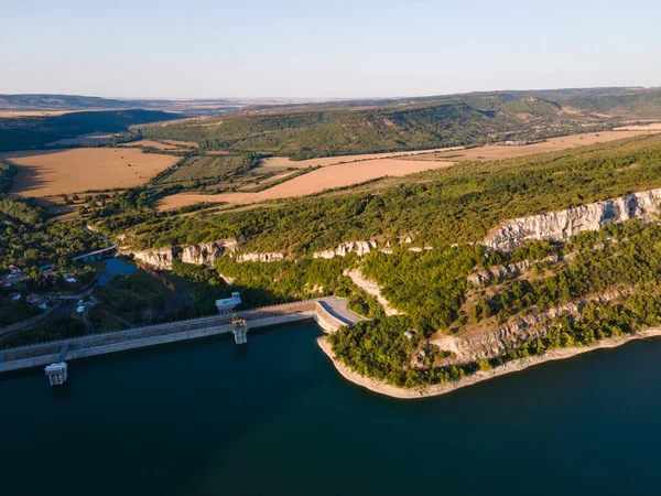 Bulgaristan 'ın Aleksandar Stamboliyski Reservoir, Gabrovo ve Veliko Tarnovo bölgelerinin hava manzarası