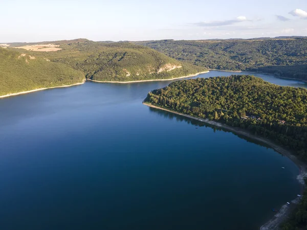 Bulgaristan 'ın Aleksandar Stamboliyski Reservoir, Gabrovo ve Veliko Tarnovo bölgelerinin hava manzarası