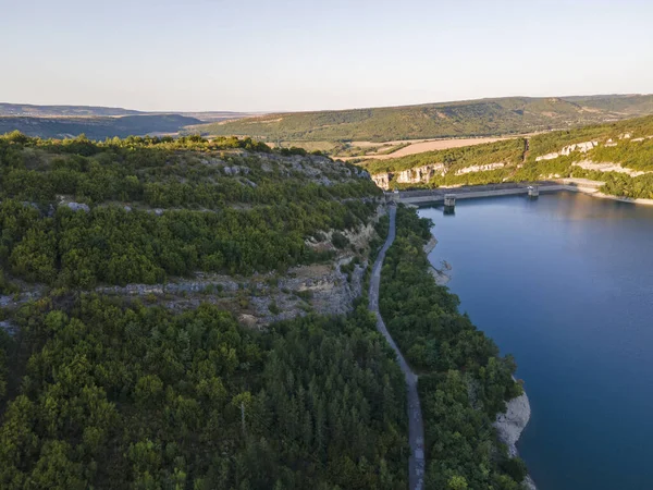 Bulgaristan 'ın Aleksandar Stamboliyski Reservoir, Gabrovo ve Veliko Tarnovo bölgelerinin hava manzarası