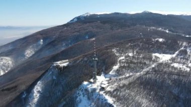 Bulgaristan 'ın Sofya Şehir Bölgesi Kopitoto bölgesindeki Vitosha Dağı' nın hava manzarası