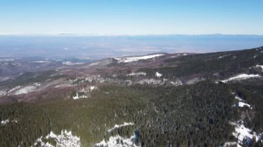 Bulgaristan 'ın Sofya Şehir Bölgesi Ofeliite bölgesindeki Vitosha Dağı' nın Hava Kış Manzarası