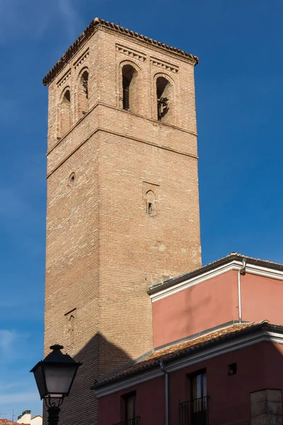 MADRID, İSPAN - 23 HAZİRAN 2018: Madrid 'deki San Pedro el Real Kilisesi' nin inanılmaz manzarası