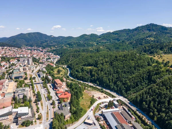 Bulgaristan 'ın Smolyan kentinin şaşırtıcı hava manzarası