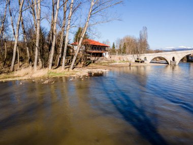 Bulgaristan 'ın Kyustendil ilinin Nevestino kentindeki Struma Nehri üzerindeki 15. yüzyıldan kalma taş bir köprü.