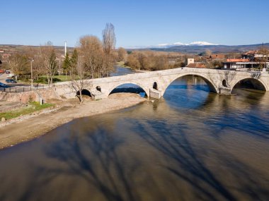 Bulgaristan 'ın Kyustendil ilinin Nevestino kentindeki Struma Nehri üzerindeki 15. yüzyıldan kalma taş bir köprü.