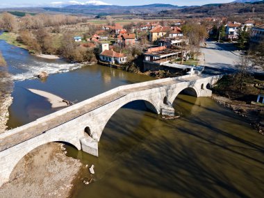 Bulgaristan 'ın Kyustendil ilinin Nevestino kentindeki Struma Nehri üzerindeki 15. yüzyıldan kalma taş bir köprü.