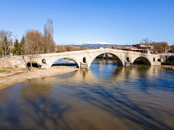 Bulgaristan 'ın Kyustendil ilinin Nevestino kentindeki Struma Nehri üzerindeki 15. yüzyıldan kalma taş bir köprü.