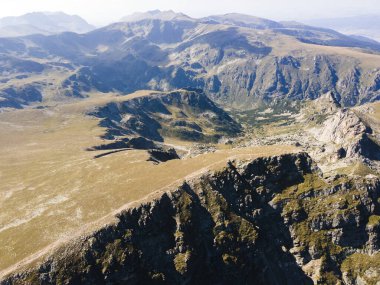 Bulgaristan 'ın Malyovitsa zirvesi yakınlarındaki Rila Dağı' nın şaşırtıcı hava manzarası