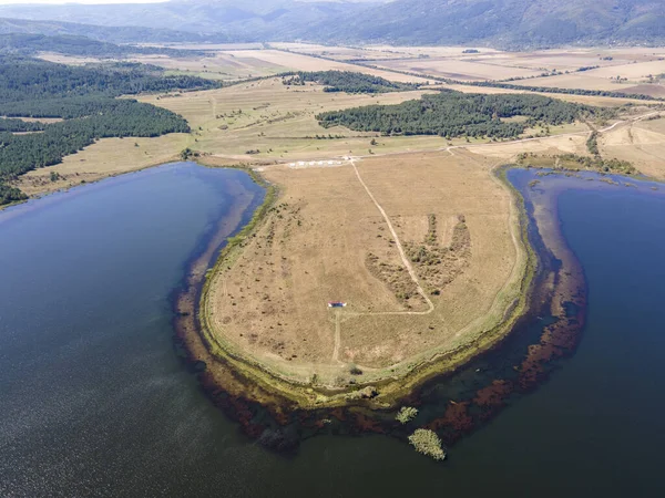 Bulgaristan 'ın Pernik Bölgesi, Yarlovtsi Barajı' nın hava manzarası