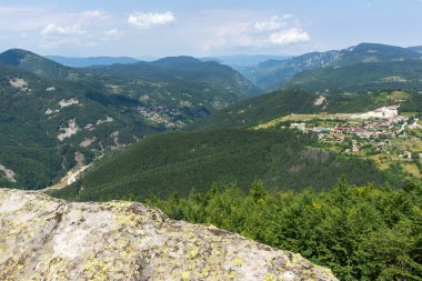 Belintash, Bulgaristan 'ın Rodop Dağları' ndaki tanrı Sabazios 'a adanmıştır.