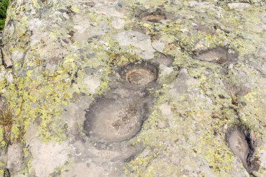 Belintash, Bulgaristan 'ın Rodop Dağları' ndaki tanrı Sabazios 'a adanmıştır.