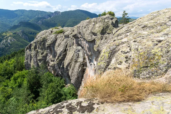 Belintash, Bulgaristan 'ın Rodop Dağları' ndaki tanrı Sabazios 'a adanmıştır.