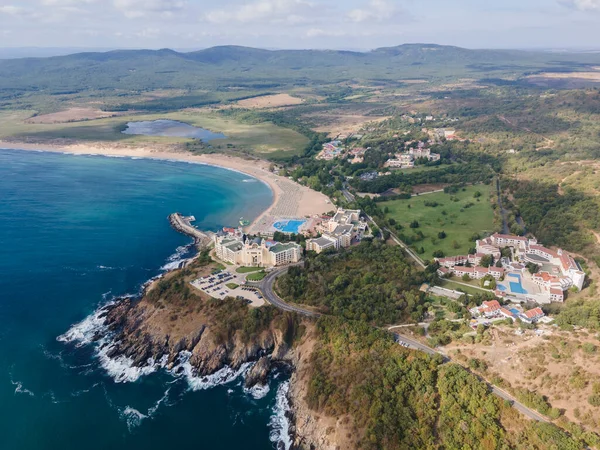 Bulgaristan 'ın Burgaz Bölgesi Agalina Burnu yakınlarındaki Karadeniz kıyılarının hava manzarası