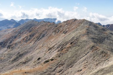 Bulgaristan 'ın Polezhan Tepesi yakınlarındaki Pirin Dağı' nın Şaşırtıcı Manzarası