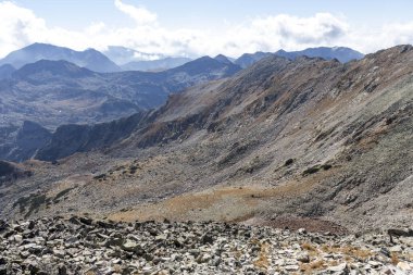 Bulgaristan 'ın Polezhan Tepesi yakınlarındaki Pirin Dağı' nın Şaşırtıcı Manzarası